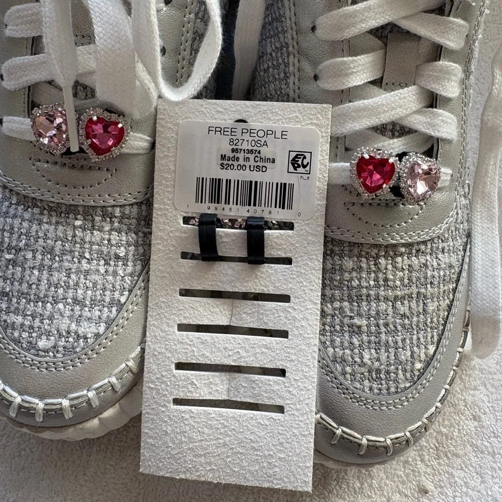 Universal Thread Lifestyle Sneakers Gray/Silver Free People shoe charm, W 9.5 - Picture 10 of 13